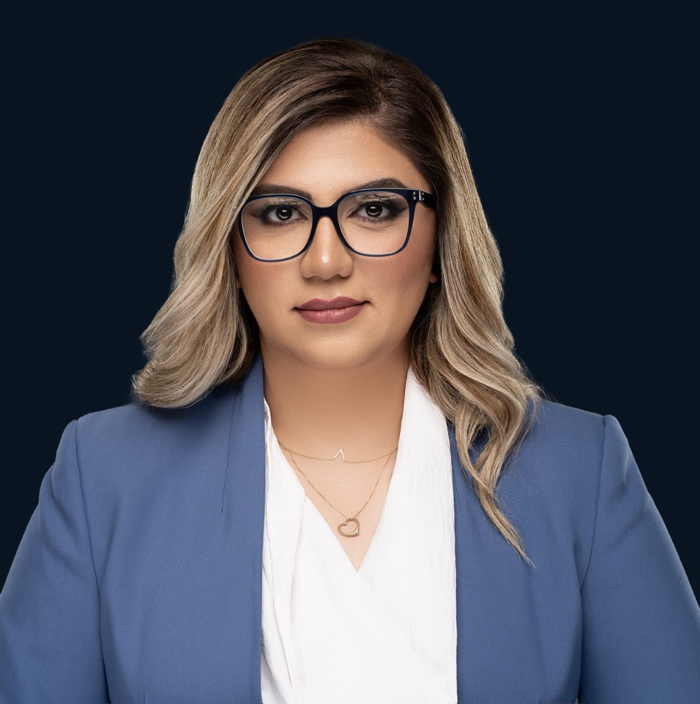 Farinaz Taheri, Licensed Paralegal and Immigration Consultant